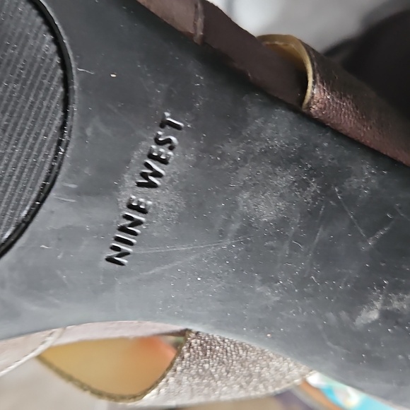 New In Box Nine West Silver Heels Size 10.5m - Picture 5 of 9